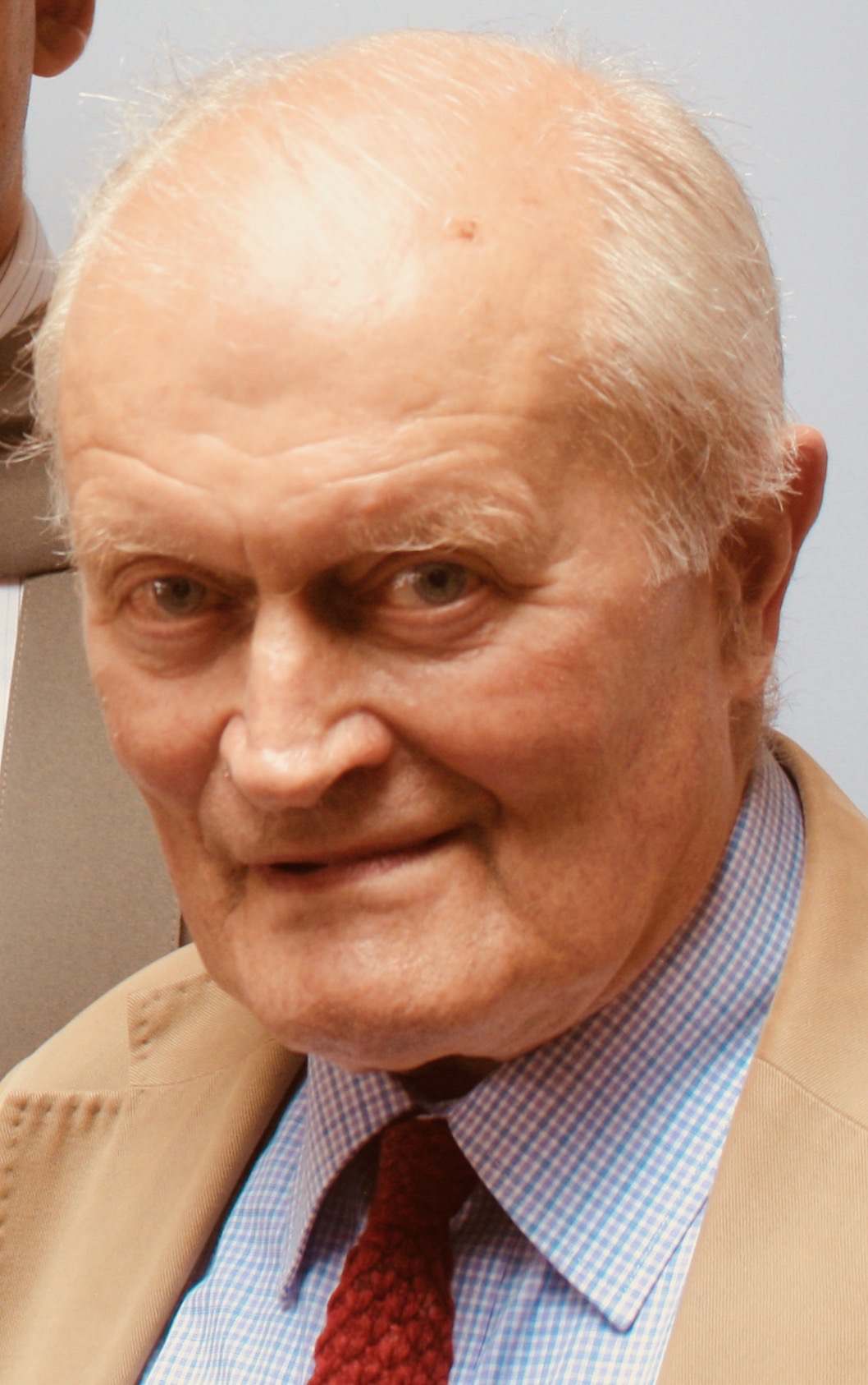 Guy Arnold