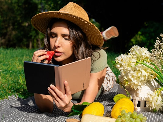 PocketBook Presents Top E-Readers for Summer 2024