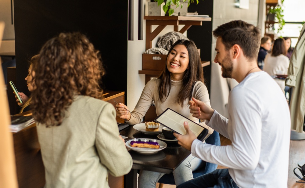 Ako si vybrať čítačku e-kníh s predným osvetlením: recenzia modelov a užitočné tipy